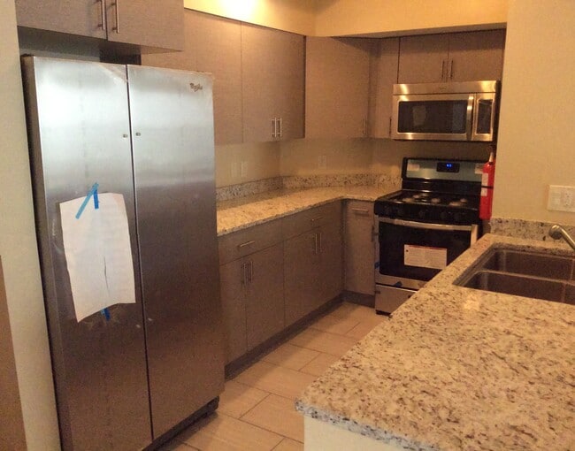 Kitchen - 5911 McPherson Ave