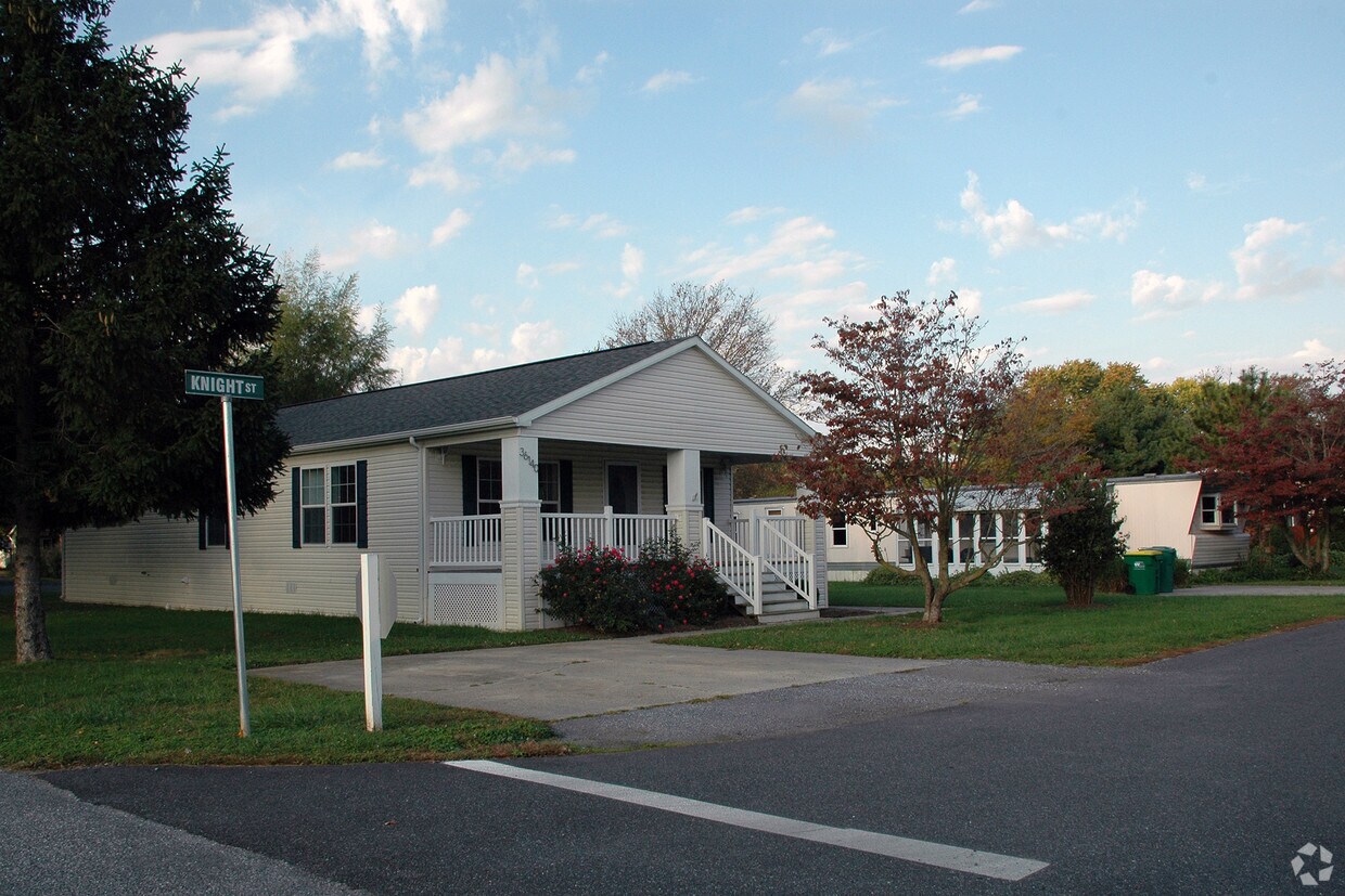 Primary Photo - Camelot Meadows