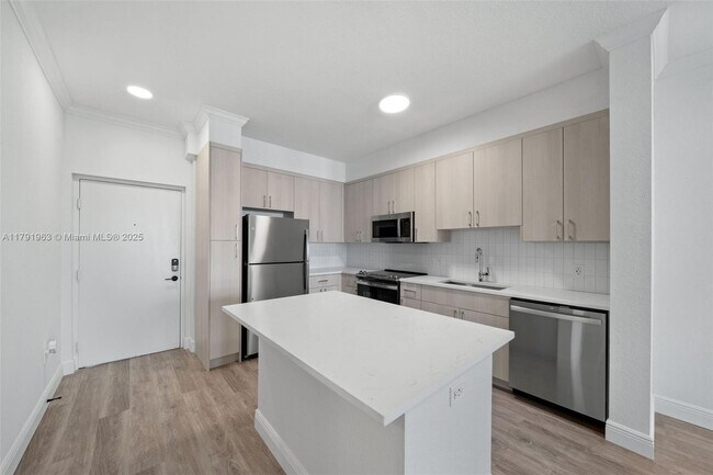 Foto del edificio - 10170 SW 7th St