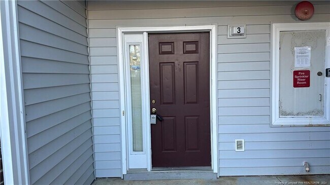Building Photo - 357 Waterdown Dr