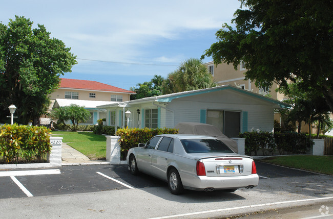 Building Photo - 4220 Sea Grape Dr