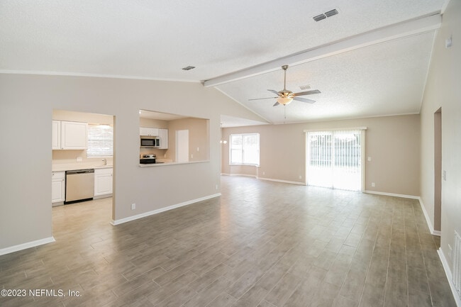 Building Photo - 7850 Blank Dr N