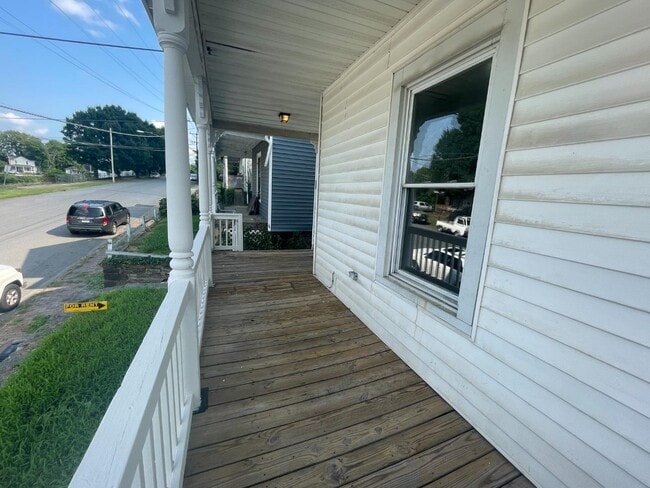 Photo - 2019 Main St House