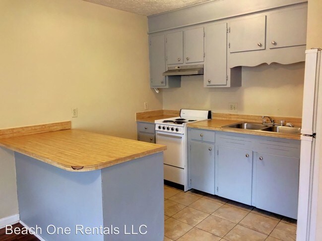 Building Photo - 201-213 William Bradford Pl