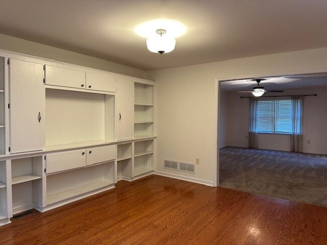 Building Photo - 5035 Mendenhall Dr.