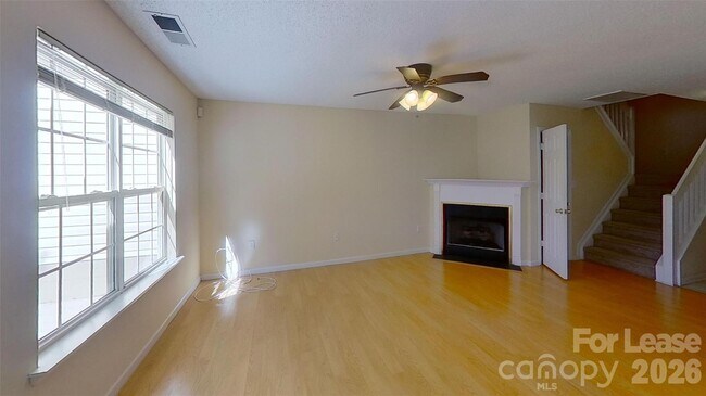 Foto del edificio - 482 Robin Reed Ct