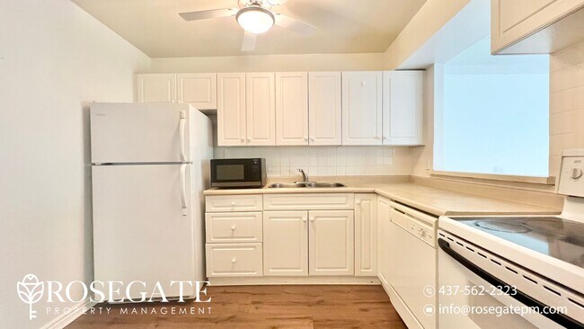 Photo du bâtiment - Spacious 2-Bedroom, 2-Bath Condo in Kitche...