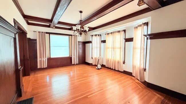 Building Photo - 2128 San Antonio Ave