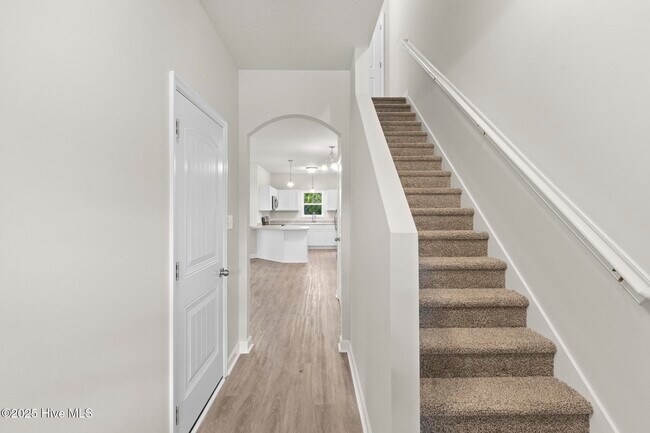 Foto del edificio - 2033 Folkstone Wds Ln
