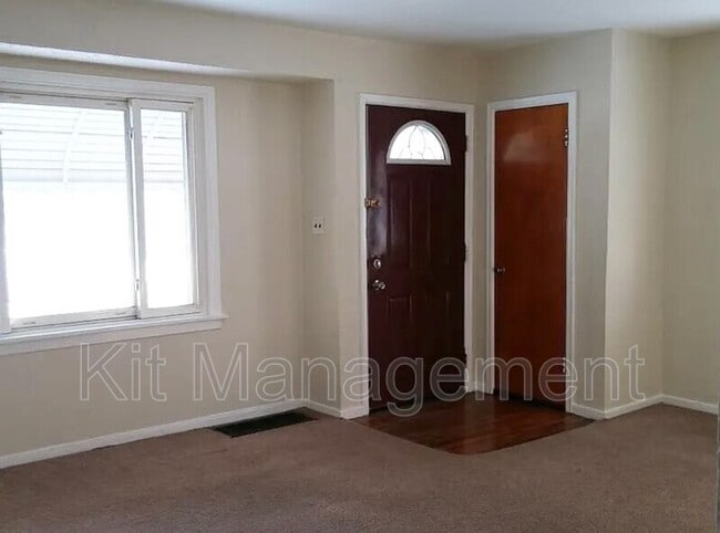 Building Photo - 34 W Poinsetta Ave