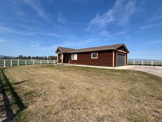 Building Photo - Charming Kalispell Home