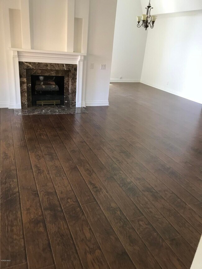 Foto del edificio - 31505 Lindero Canyon Rd