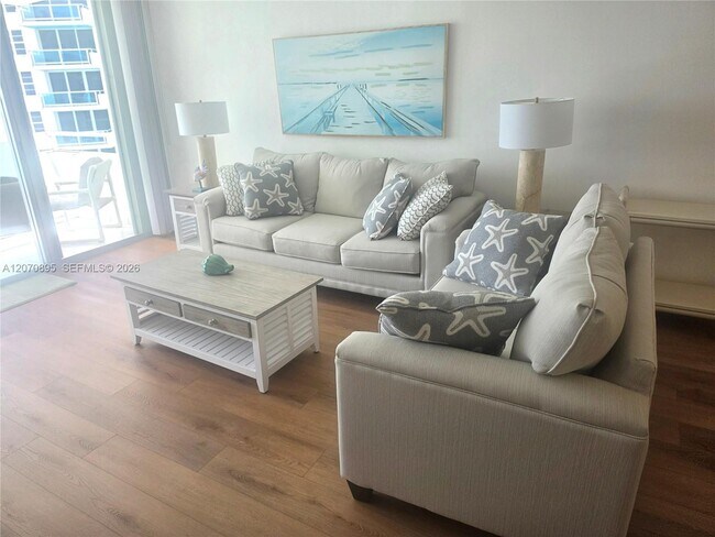 Building Photo - 5151 Collins Ave