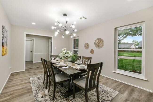 Building Photo - 5834 Queensloch Dr