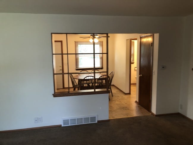 Building Photo - 11635 W Diane Dr