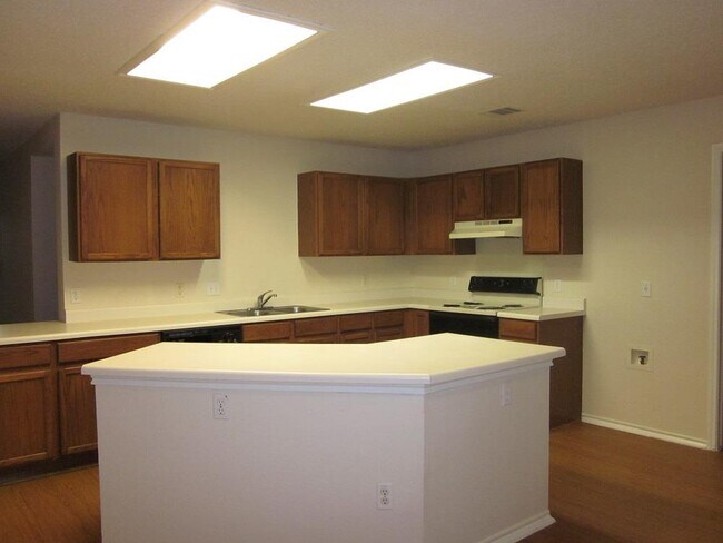 Foto del edificio - 1102 Comfort St