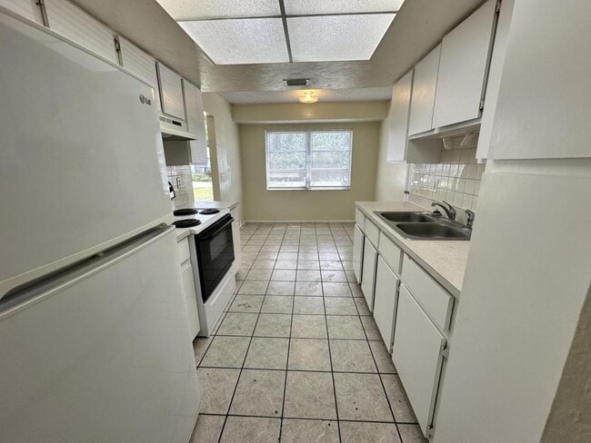 Foto del edificio - 2432 Herb Ave S