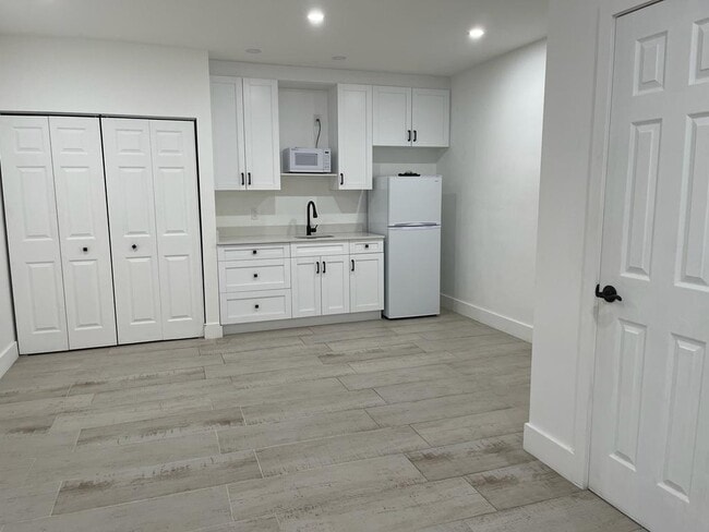 Building Photo - 14220 SW 73rd St