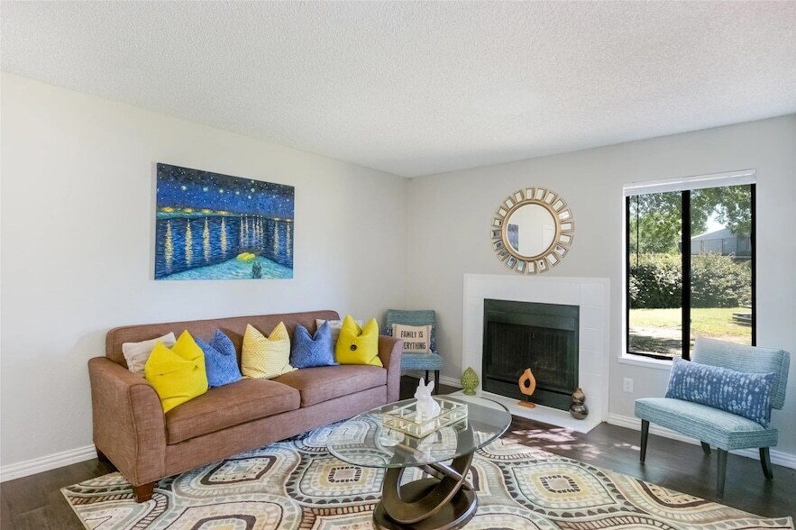 Primary Photo - 4600 W Pioneer Dr