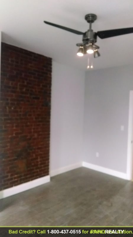 Building Photo - 550 Gates Ave