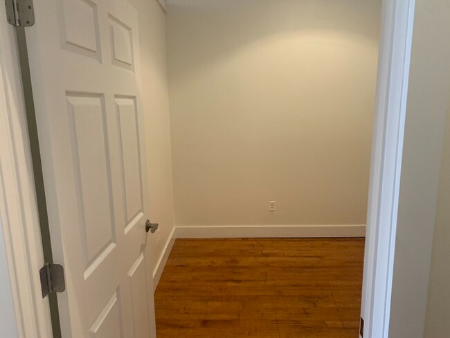 Foto del edificio - 1415 Kemper St