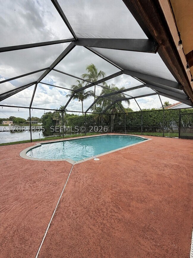 Foto del edificio - 360 NW 107th Ave