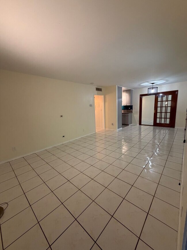 Foto del edificio - 14560 Clark St