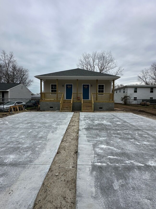 Building Photo - 904 Fort Totten Dr