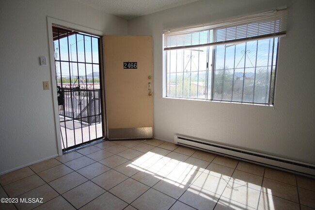 Building Photo - 2466 N Balboa Ave