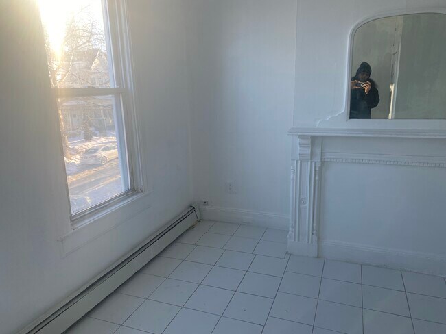 Foto del edificio - 121 Highland Ave