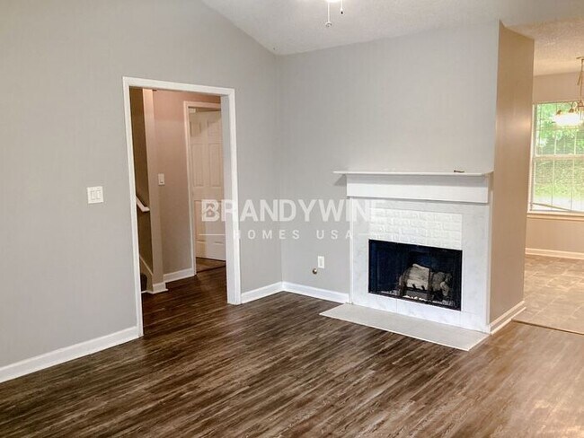 Building Photo - 609 Fieldcrest Dr