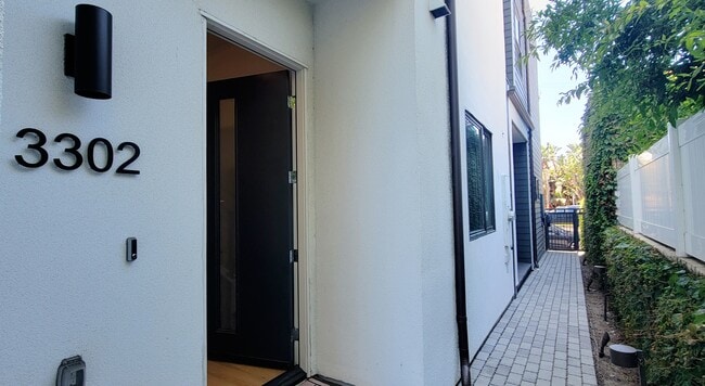 Unit Entrance - 3302 Aria Ln