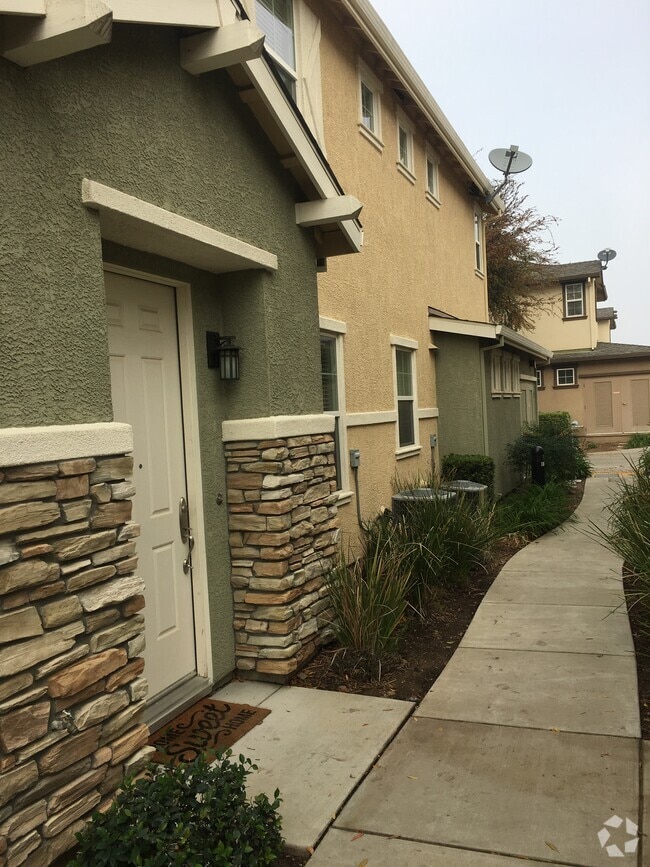 Bridle Ridge Village Apartments for Rent Oakdale, CA 1 Rentals