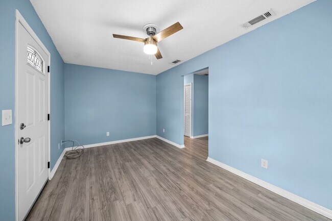 Building Photo - 4103 Holly Hill