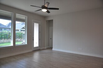 Building Photo - 31822 Grand Orch Ln
