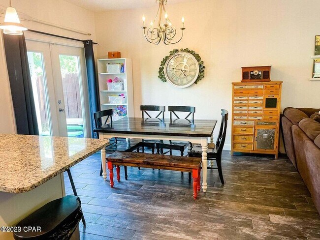 Foto del edificio - 2417 Causeway Manor Ct