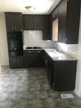 Building Photo - 1416 NE 39th St