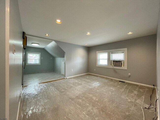 Building Photo - 431 9th St