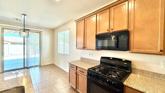 Foto del edificio - 1124 W Fir Tree Rd