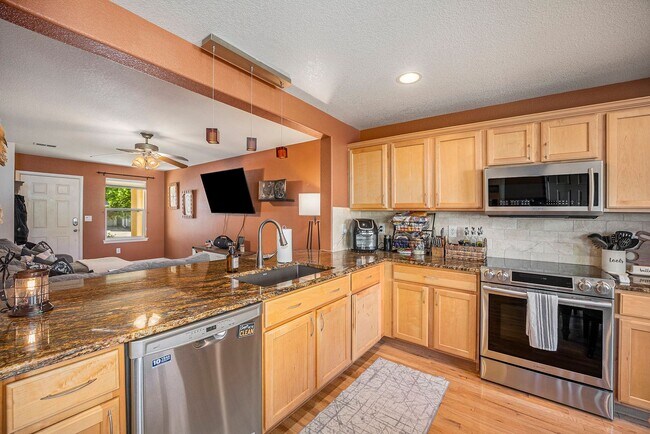Foto del edificio - 2-Bedroom Townhome Near Downtown Erie