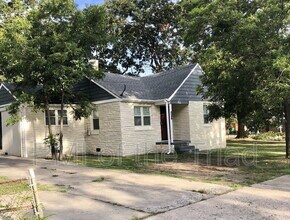 Building Photo - 317 Woodbury St