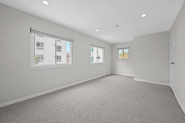 Foto del edificio - 939 S Ogden Dr