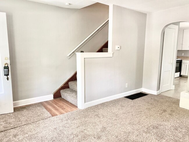 Foto del edificio - 1911-1911 E 34th St