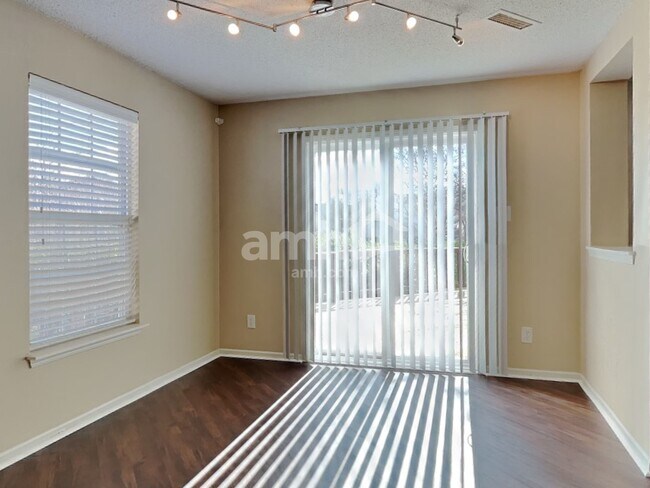 Foto del edificio - 6709 Everbloom Ln