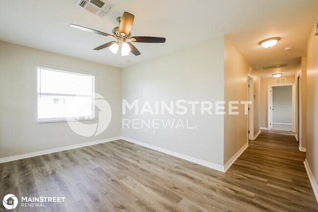 Foto del edificio - 3202 21st St SW, Lehigh Acres, FL 33976