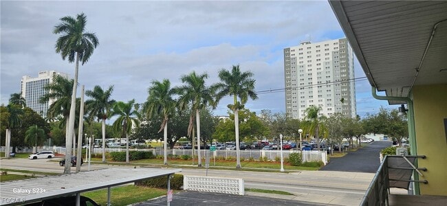 Foto del edificio - 2544 First St