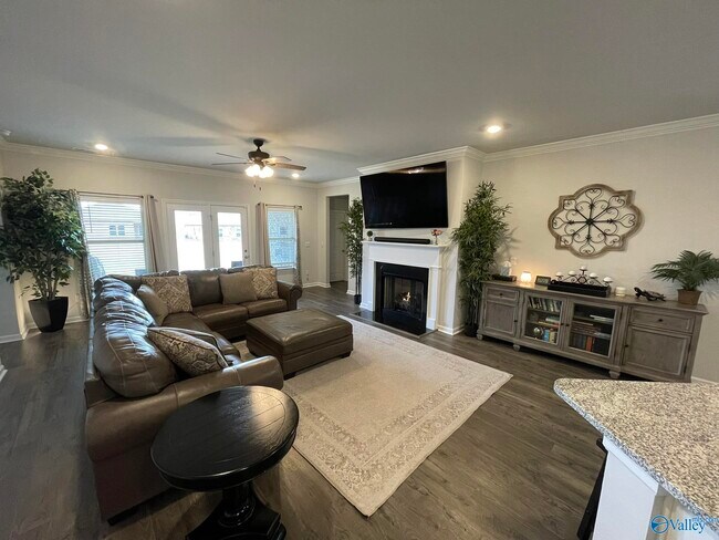 Foto del edificio - 7011 Nearpath Dr NW