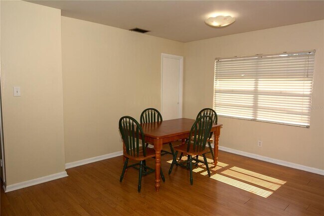 Foto del edificio - 3116 W Cypress St