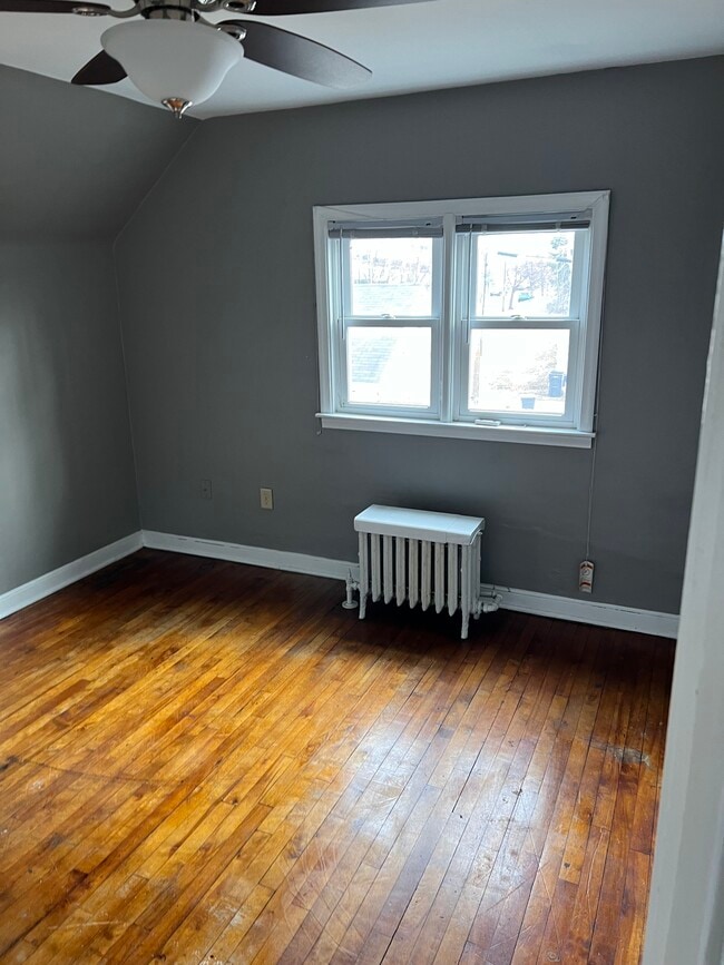 Building Photo - 438 Fry St