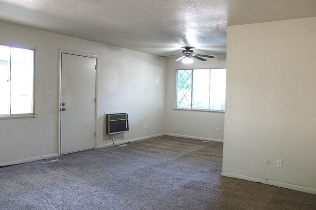 Building Photo - 2210 Montview Rd